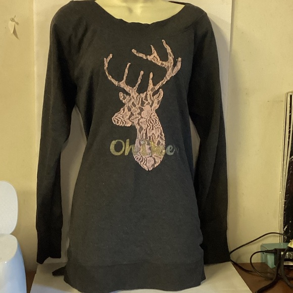 Maurice’s Gray Long Sleeve “Oh Deer” Top. - Picture 1 of 6